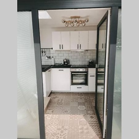 Wunderschoene Sanierte Wohnung Vor Den Toren Koelns Екстериор снимка